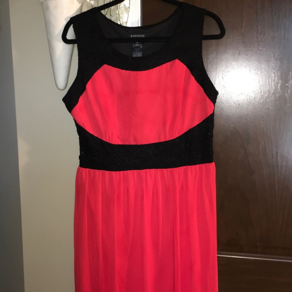 Chic Black and Red Maxi Dress NWOT - Picture 2 of 4